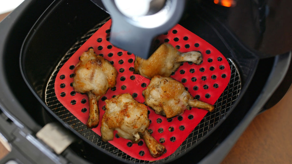 With the Silicone Air Fryer Liner, you can effortlessly produce perfectly cooked meals
